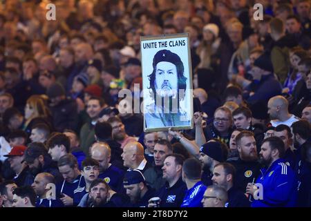 Glasgow, Schottland. 19. November 2023; Hampden Park, Glasgow, Schottland: Qualifikation für Fußball der Euro 2024, Schottland gegen Norwegen; Schottland Fans Credit: Action Plus Sports Images/Alamy Live News Stockfoto