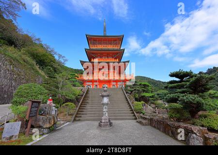 Nachisan Seiganto-JI-Tempel (Seigantojihondo) in Nachisan, Nachikatsuura, Wakayama, Japan Stockfoto