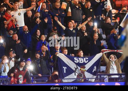 Glasgow, Schottland. 19. November 2023; Hampden Park, Glasgow, Schottland: Qualifikation für Fußball der Euro 2024, Schottland gegen Norwegen; Schottland Fans Credit: Action Plus Sports Images/Alamy Live News Stockfoto