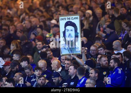 Glasgow, Schottland. 19. November 2023; Hampden Park, Glasgow, Schottland: Qualifikation für Fußball der Euro 2024, Schottland gegen Norwegen; Schottland Fans Credit: Action Plus Sports Images/Alamy Live News Stockfoto