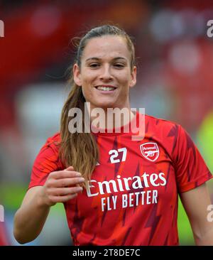 Crawley UK 19. November 2023 - Laia Codina von Arsenal während des Barclays Women's Super League Fußballspiels zwischen Brighton & Hove Albion und Arsenal im Broadfield Stadium in Crawley : Credit Simon Dack /TPI/ Alamy Live News Stockfoto