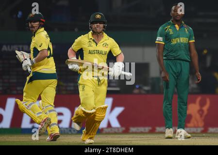 Nicht exklusiv: 16. Oktober 2023, Kalkutta, Indien: Mitchell Starc aus Australien feiert während des Halbfinalspiels zwischen Australien und Südafrika Stockfoto