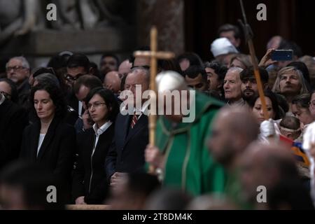 Vatikanstadt, Vatikan, 19. November 2023. Papst Franziskus führt eine Messe für die Armen anlässlich des VII. Welttags der Armen in St. Petersdom im Vatikan. Maria Grazia Picciarella/Alamy Live News Stockfoto