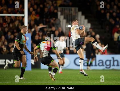 Saracens Captain Owen Farrell im Gallagher Premiership Rugby Spiel zwischen Harlequins und Saracens am 18. November 2023 Stockfoto