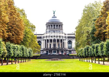 Außenansicht des Königlichen Museums für Kunst und Geschichte im Parc du Cinquantenaire, Brüssel, Belgien Stockfoto