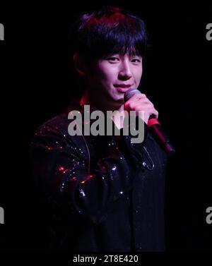 Jung Hae in 2023 beim JUNG HAE IN Fan Meeting IN DER 10. STAFFEL IN Los Angeles am Sonntag, 19. November 2023, im Saban Theatre in Beverly Hills, KALIFORNIEN. (Foto: Sthanlee B. Mirador/SIPA USA) Stockfoto