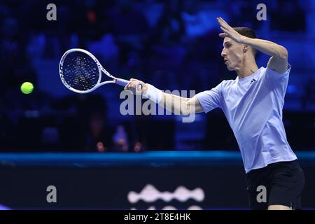Turin, Italien. November 2023. Joe Salisbury aus Großbritannien im letzten Doppelspiel zwischen Marcel Granollers aus Spanien und Horacio Zeballos aus Argentinien gegen Rajeev RAM aus den USA und Joe Salisbury aus Großbritannien am 8. Tag des Nitto ATP World Tour Finals. Quelle: Marco Canoniero/Alamy Live News Stockfoto