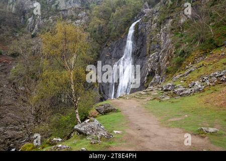 Aber Falls ein dramatischer Wasserfall am Rande der Carneddau Mountains im Snowdonia-Nationalpark in Nordwales. Stockfoto
