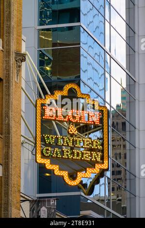 Schild von Elgin und Winter Garden Theatre in Yonge St., Toronto, Kanada Stockfoto