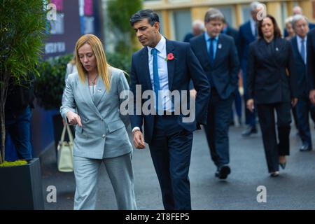 BLETCHLEY PARK, BUCKINGHAMSHIRE, ENGLAND, Vereinigtes Königreich - 02. November 2023 - Premierminister Rishi Sunak spricht mit Kamala Harris, Ursula von D. Stockfoto