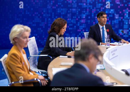 BLETCHLEY PARK, BUCKINGHAMSHIRE, ENGLAND, Großbritannien - 02. November 2023 - der britische Premierminister Rishi Sunak spricht am Ende der AI Safety Summ Stockfoto