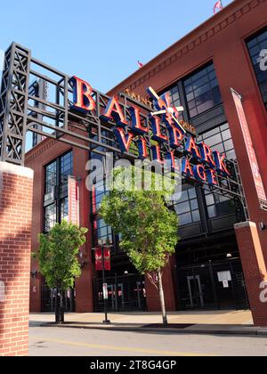 St. Louis, Missouri - 21. Juni 2023: Cardinals Ballpark Village in Downtown STL Stockfoto