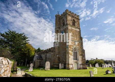 Die traditionelle Pfarrkirche St. Nikolaus in Abbotsbury, Dorset. Stockfoto