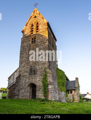 Die mittelalterliche Kirche St. Mary in Luxborough, Somerset. Stockfoto