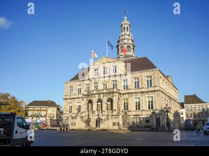 Die City Hall, Rathaus, Stadhuis, am Marktplatz, Maastricht, Limburg, Niederlande. Stockfoto