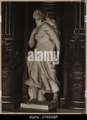 Skulptur im Speisesaal des Hôtel de Ville in Paris, Fotografie, Fotografie, Grafik, Fotografie, schwarz-weiß-Silberdruck, Abmessungen - Arbeit: Höhe: 23,1 cm, Breite: 17,2 cm, Abmessungen - Befestigung:, Höhe: 50,5 cm, Breite: 32,5 cm Stockfoto