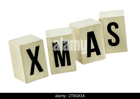 Weihnachten und hölzerne Alphabetwürfel isoliert auf weißem Hintergrund Stockfoto