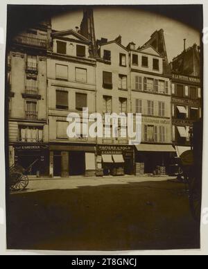 Straßenfassaden, Rue de la Grande Truanderie 26, 28 und 30, 2. Arrondissement, Paris, Atget, Eugène (Jean Eugène Auguste Atget), Fotograf, Fotografie, Grafik, Albumendruck, Abmessungen – Arbeit: Höhe: 22,4 cm, Breite: 17,5 cm Stockfoto