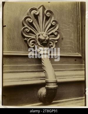 Knocker, Hotel von Präsident Denis Talon. 16, Rue Saint Guillaume, 7. Arrondissement, Paris, Atget, Eugène (Jean Eugène Auguste Atget), Fotograf, Fotografie, Grafik, Albumendruck, Abmessungen – Arbeit: Höhe: 22,1 cm, Breite: 17,6 cm Stockfoto