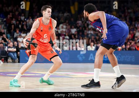 Barcelona, Spanien. November 2023. BARCELONA, SPANIEN - 17. NOVEMBER: Xabi Lopez Arostegui von Valencia Basket während des Turkish Airlines Euroleague Spiels zwischen FC Barcelona und Valencia Basket im Palau Blaugrana am 17. November 2023 in Barcelona Credit: DAX Images/Alamy Live News Stockfoto