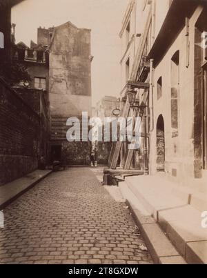 Perspektive der Rue des Prêtres-Saint-Séverin, Häuser in der Rue Boutebrie, 5. Arrondissement, Paris, Atget, Eugène (Jean Eugène Auguste Atget), Fotograf, Fotografie, Grafik, Albumendruck, Abmessungen – Arbeit: Höhe: 22,1 cm, Breite: 18 cm Stockfoto