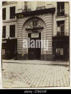 Tür der Kapelle Sainte-Anne-la-Royale, Überreste des Klosters Theatin, Rue de Lille 26, 7. Arrondissement, Paris, Atget, Eugène (Jean Eugène Auguste Atget), Fotograf, Fotografie, Grafik, Albumendruck, Abmessungen – Arbeit: Höhe: 22,2 cm, Breite: 17,9 cm Stockfoto