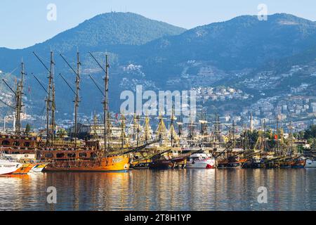 Marina in Alanya, Türkische Riviera an der Mittelmeerküste, Antalya, Türkei Stockfoto