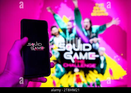 Die neue Netflix TV Reality Show Squid Game: The Challenge auf dem Fernsehbildschirm Stockfoto
