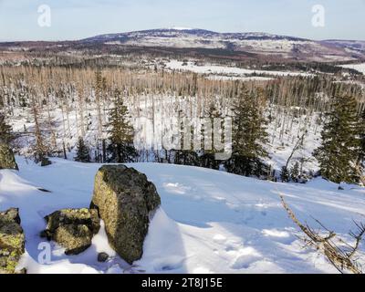 Winterlandschaft im Harz, Deutschland. Blick von der Achtermannshöhe Stockfoto