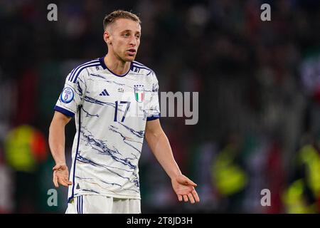 Leverkusen, Deutschland. November 2023. LEVERKUSEN, DEUTSCHLAND - 20. NOVEMBER: Davide Frattesi aus Italien sieht beim Spiel der Gruppe C - UEFA EURO 2024 Europa-Qualifikation zwischen der Ukraine und Italien am 20. November 2023 in der BayArena in Leverkusen, Deutschland, an. (Foto: Joris Verwijst/BSR Agency) Credit: Orange Pics BV/Alamy Live News Stockfoto