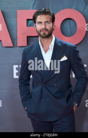 Madrid. Spanien. 20231120 besucht Maxi Iglesias am 20. November 2023 die Premiere von Napoleon im Prado-Museum in Madrid. Credit: MPG/Alamy Live News Stockfoto