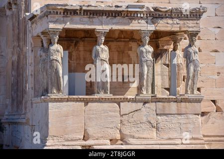Statuen der Karyatiden in Akropolis Stockfoto