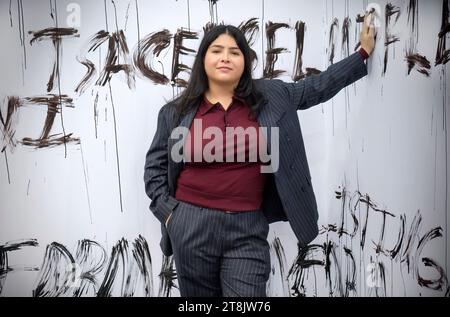 Der amerikanische Künstler Ser Serpas während der KUNST Köln Stockfoto