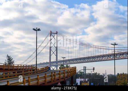 LISSABON, PORTUGAL, Puente 25 de Abril oder Brücke vom 25. April Stockfoto