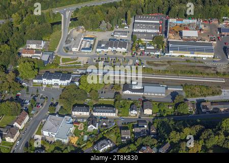 Luftaufnahme, Bürgerzentrum Bahnhof Arnsberg, Gewerbegebiet zu den Werkstätten, TV Arnsberg SPORTbahnhof, evang. Martin-Luther-Kindergarten, Arnsbe Stockfoto