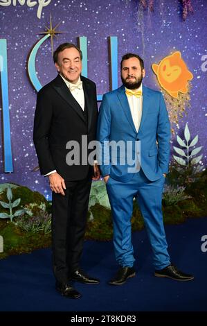 London, Großbritannien. November 2023. Juan Pablo Reyes Lancaster Jones und Peter Del Vecho besuchen Disney -'WISH' UK Premiere am ODEON Luxe Leicester Square. Quelle: Siehe Li/Picture Capital/Alamy Live News Stockfoto