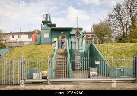 YORK, Großbritannien - 16. April 2023. Außerhalb des York Cold war Bunkers, ein halbunterirdischer Bunker, der im Falle eines Atomkriegs Atomexplosionen überwacht. Stockfoto