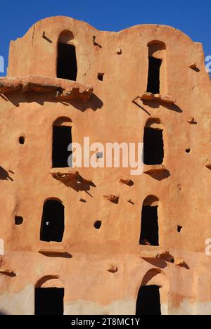 Ksar Ouled Soltane wurde im 15. Jahrhundert als Ort für die Lagerung von Getreide und Gütern erbaut und ist heute als UNESCO-Weltkulturerbe anerkannt. Stockfoto