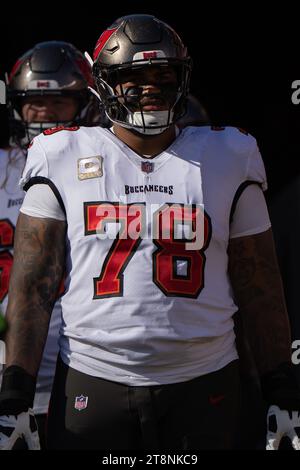 November 2023; Santa Clara, CA, USA; die Tampa Bay Buccaneers bekämpfen Tristan Wirfs während des Spiels gegen die San Francisco 49ers im Levi’s Stadium. (Stan Szeto/Image of Sport) Stockfoto