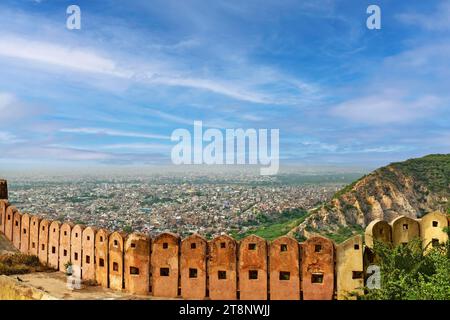 Aus der Vogelperspektive auf die Stadt Jaipur vom Nahargarh Fort, Rajasthan Indien Stockfoto