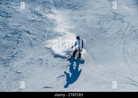 Snowboarder, 14 Jahre alt, Tegelberg, bei Füssen, Allgäuer Alpen, Allgaeu, Bayern, Deutschland Stockfoto