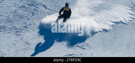 Snowboarder, 15 Jahre alt, Tegelberg, bei Füssen, Allgäuer Alpen, Allgaeu, Bayern, Deutschland Stockfoto