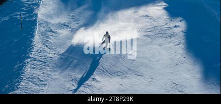 Snowboarder, 15 Jahre alt, Tegelberg, bei Füssen, Allgäuer Alpen, Allgaeu, Bayern, Deutschland Stockfoto