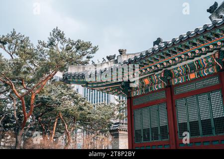 Verschneite Winter Deoksugung Palace in Seoul, Korea Stockfoto