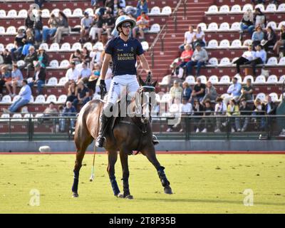 Adolfo Cambiaso (n) vom Team La Dolfina Saudi, das gegen CRIA la Dolfina bei der 130. Argentinischen Open Polo Championship (Campeonato Argentino) spielt Stockfoto