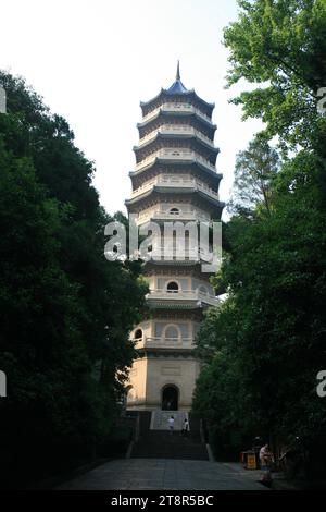 Zijin Shan, Nanjing, China, Linggu-Pagoda, Grabstätte von Ming Hongwu (Zhu Yuanzhang, erster Ming-Kaiser) und Sun Zhongshan (Sun Yat-sen), Nanjing, China Stockfoto