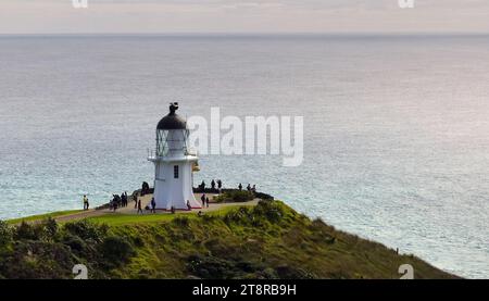 Cape Reinga. NZ, Cape Reinga, offizieller Name Cape Reinga/Te Rerenga Wairua, ist die nordwestlichste Spitze der Aupouri-Halbinsel am nördlichen Ende der Nordinsel Neuseelands. Cape Reinga liegt mehr als 100 km nördlich der nächsten Kleinstadt Kaitaia Stockfoto