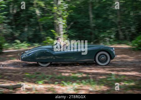 Früher (1948) linkslenkender Jaguar XK120 klassischer britischer Sportwagen Stockfoto