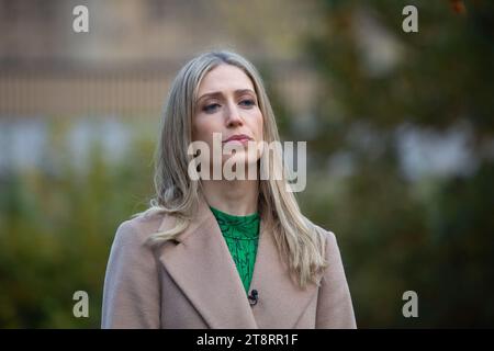 London, England, Großbritannien. November 2023. Die Finanzministerin LAURA TROTT wird während der morgendlichen Medienrunde in Westminster gesehen. (Kreditbild: © Tayfun Salci/ZUMA Press Wire) NUR REDAKTIONELLE VERWENDUNG! Nicht für kommerzielle ZWECKE! Stockfoto