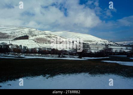 Wintertag Grindslow Knoll am südlichen Rand des Kinder Scout Edale Derbyshire England Stockfoto